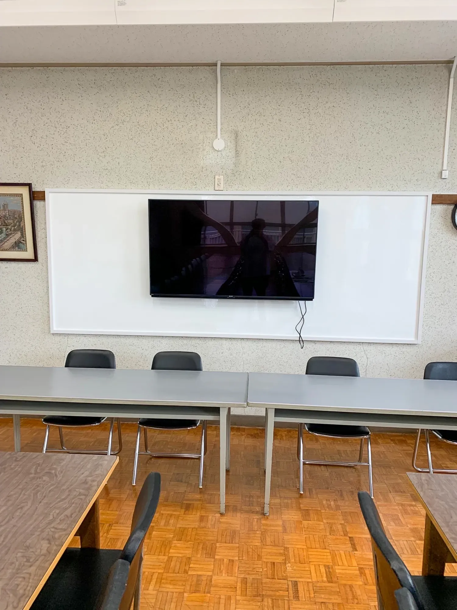 平塚市の某学校のご依頼で造作工事を行いました。