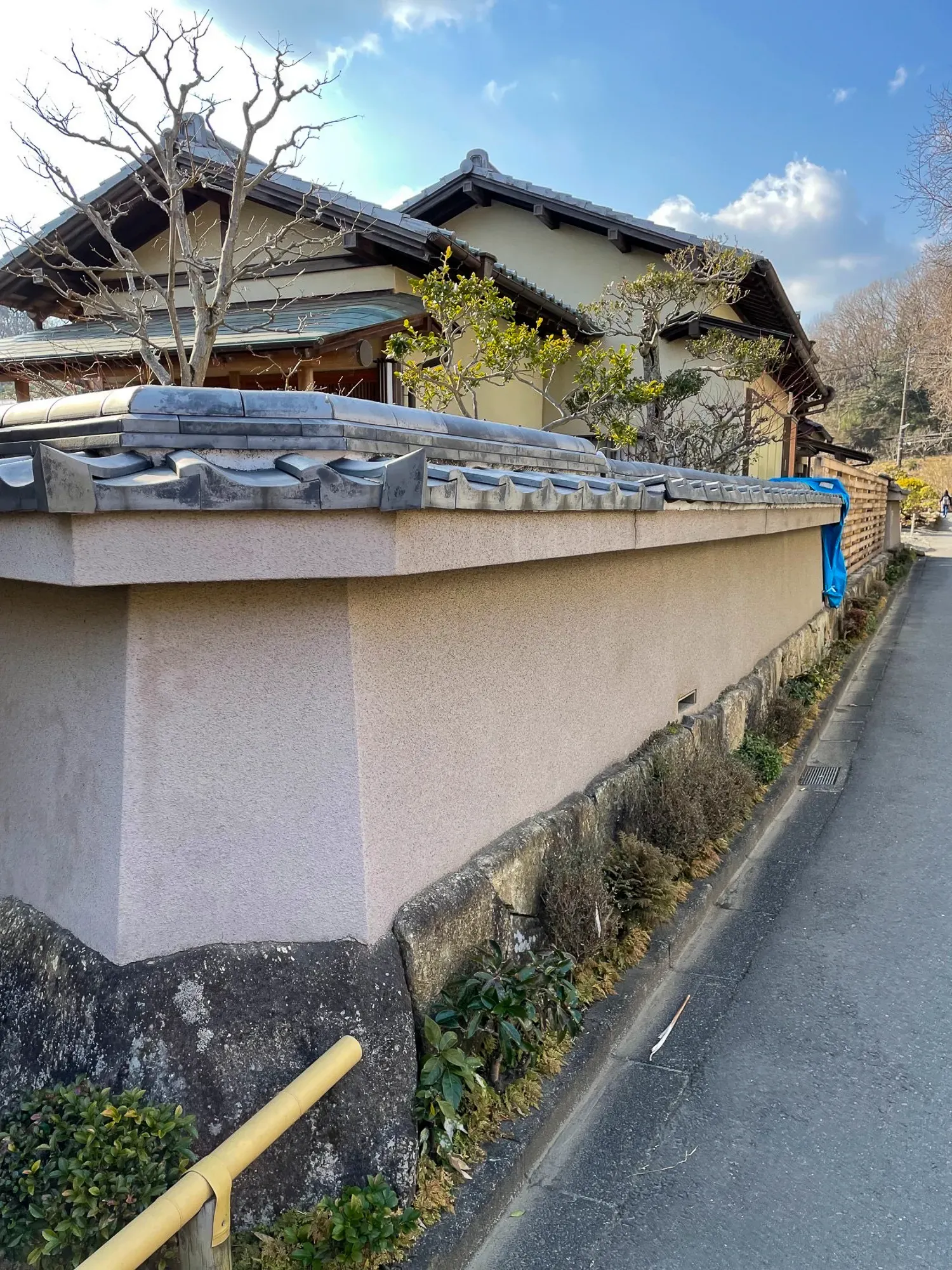 経年劣化した塀を美しく安全にしました