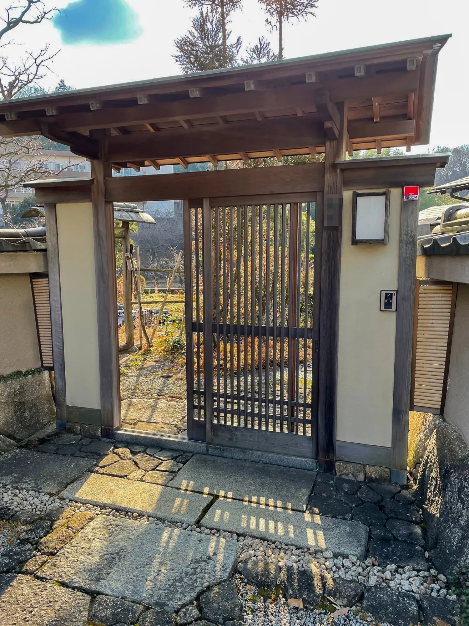 経年劣化した塀を美しく安全にしました