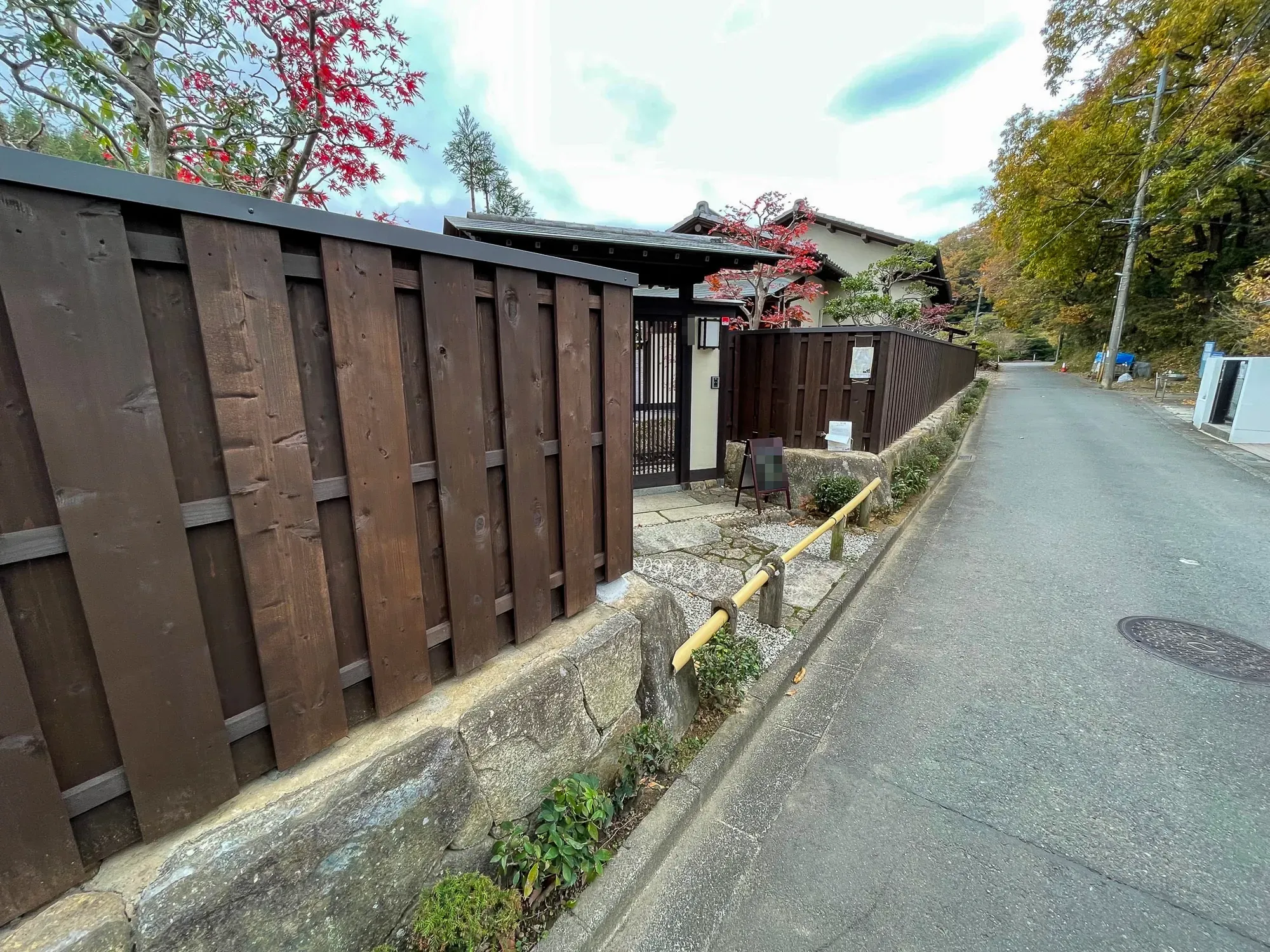 経年劣化した塀を美しく安全にしました