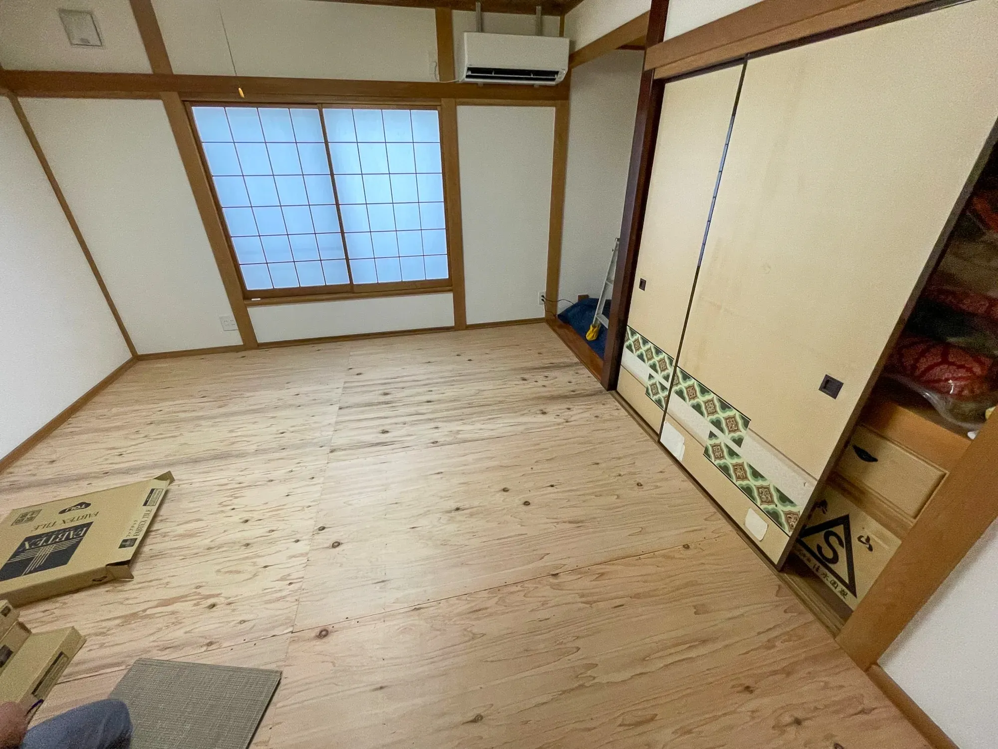 和室の畳をタイルカーペットにリフォーム