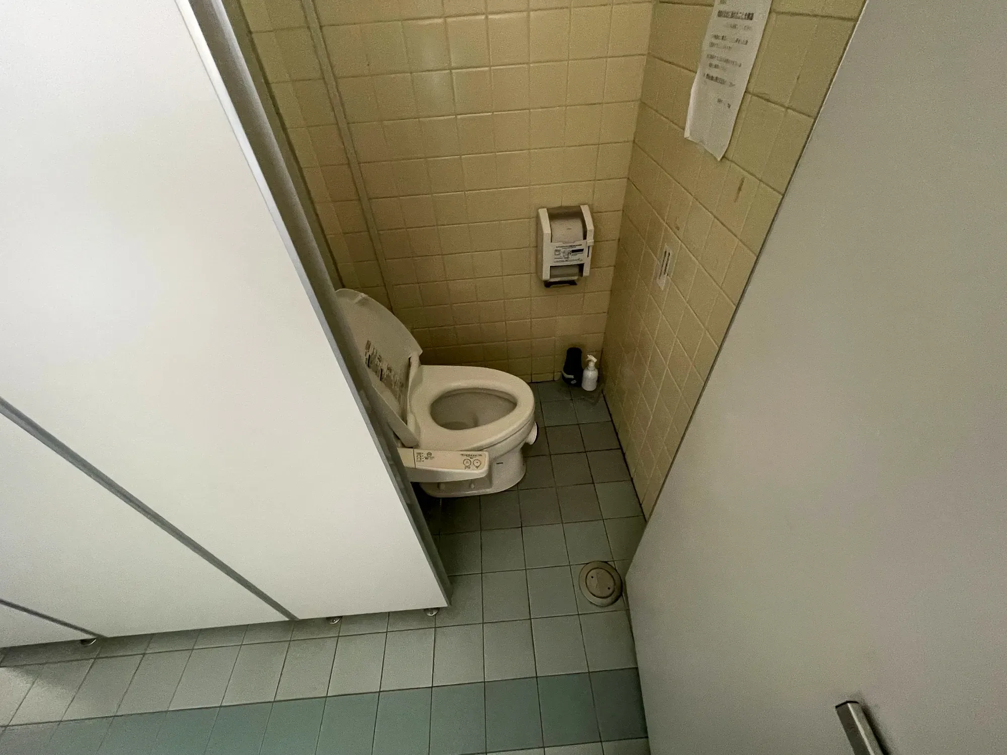 事業所における男女トイレを使いやすくするリフォーム