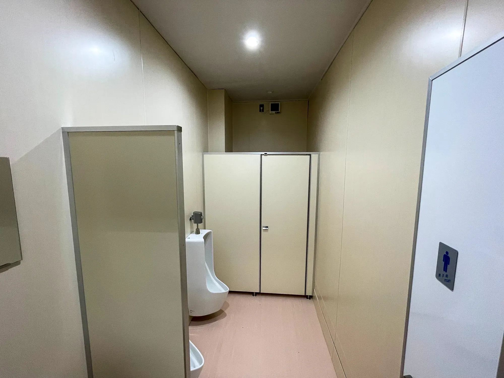 事業所における男女トイレを使いやすくするリフォーム