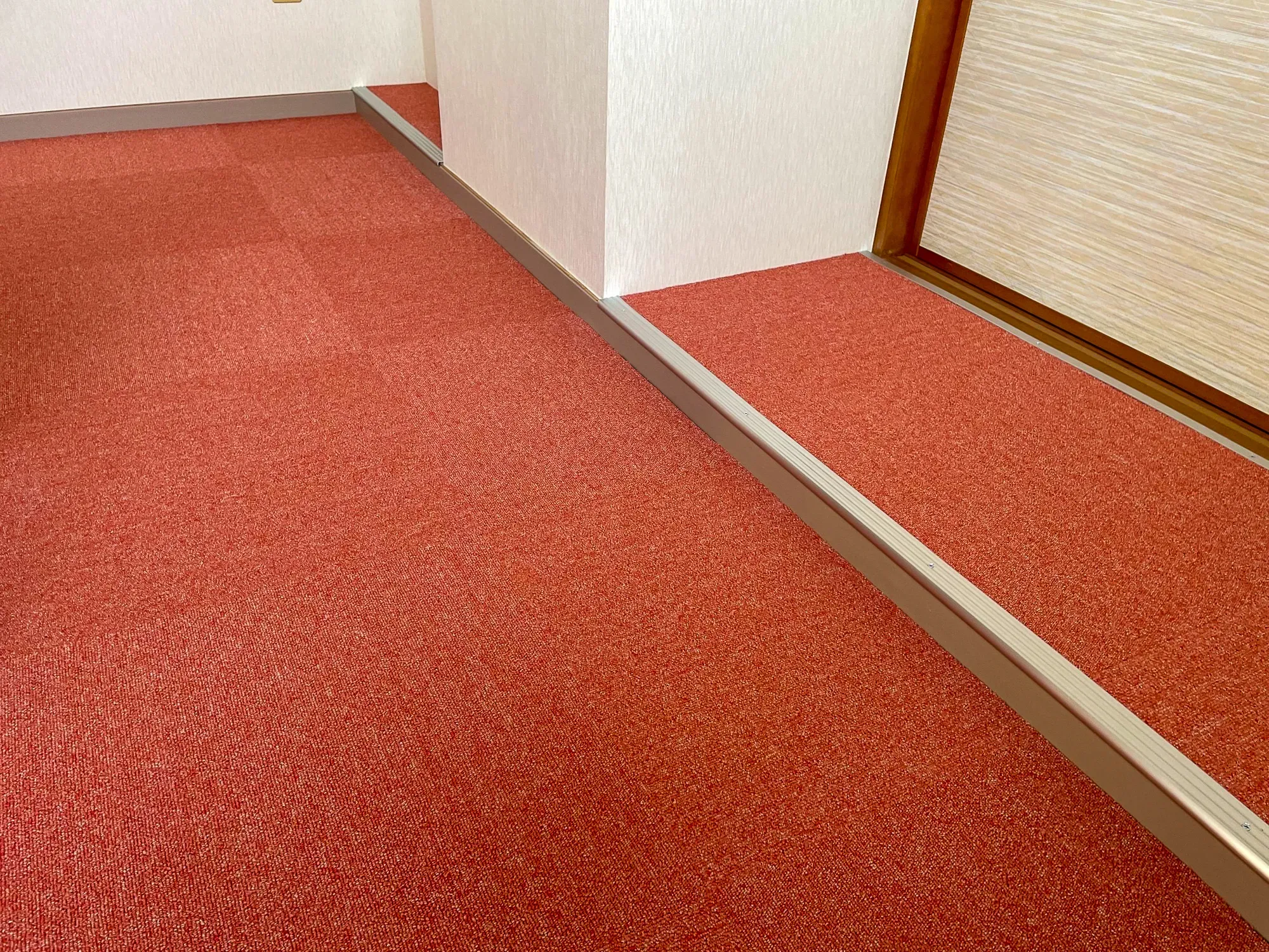 会社の休憩室をくつろげる空間に