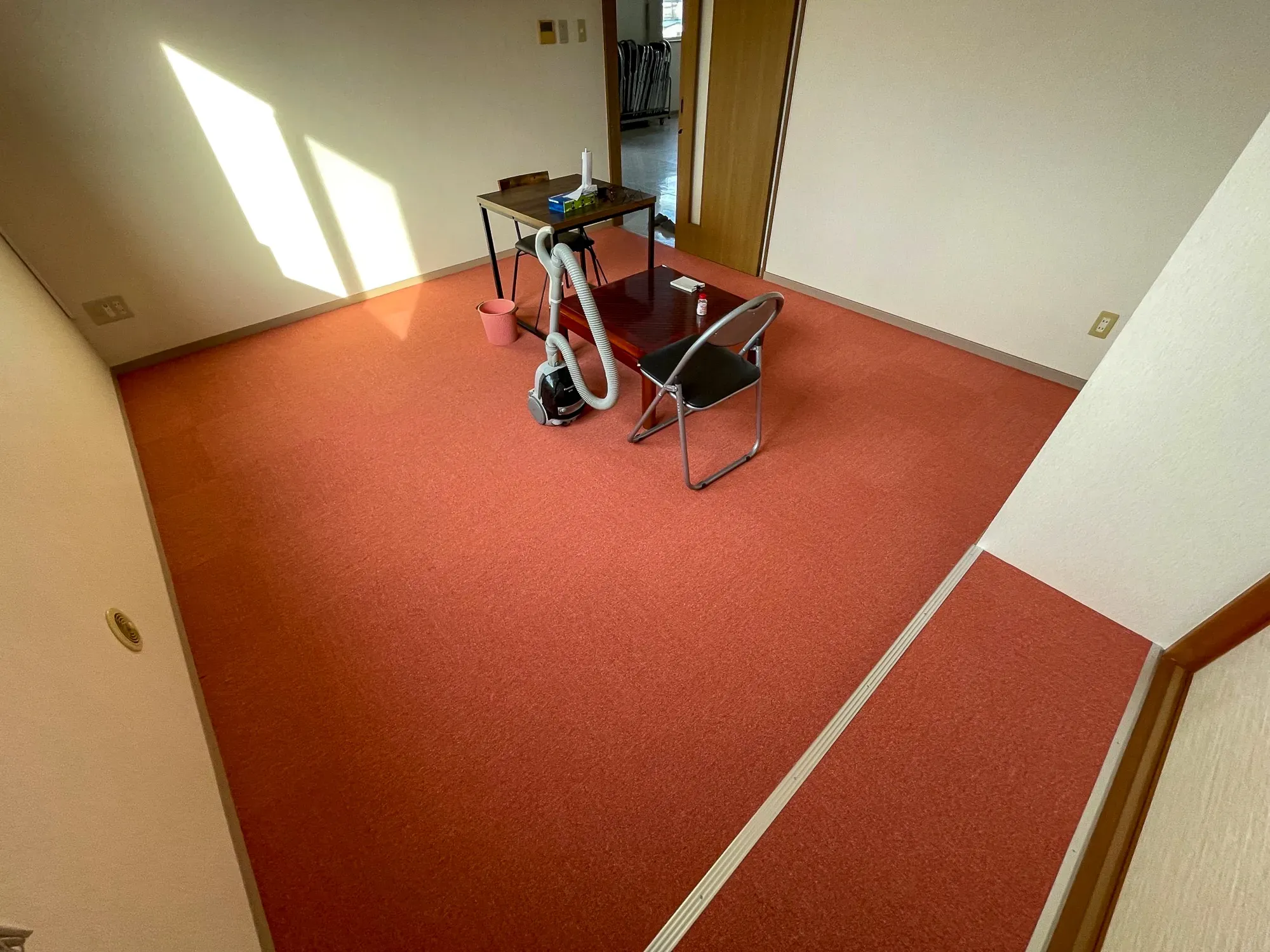 会社の休憩室をくつろげる空間に