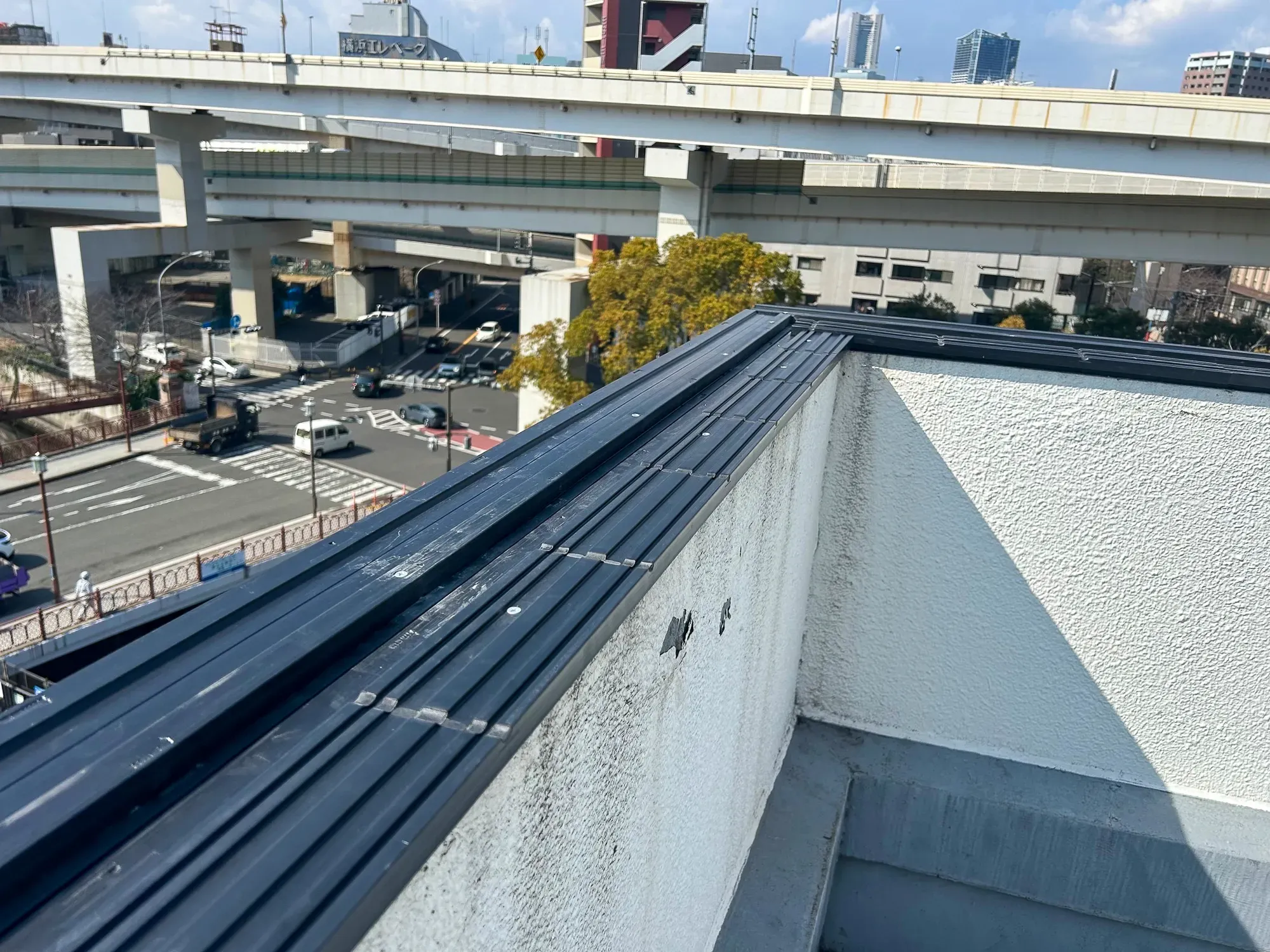 マンション屋上の笠木工事