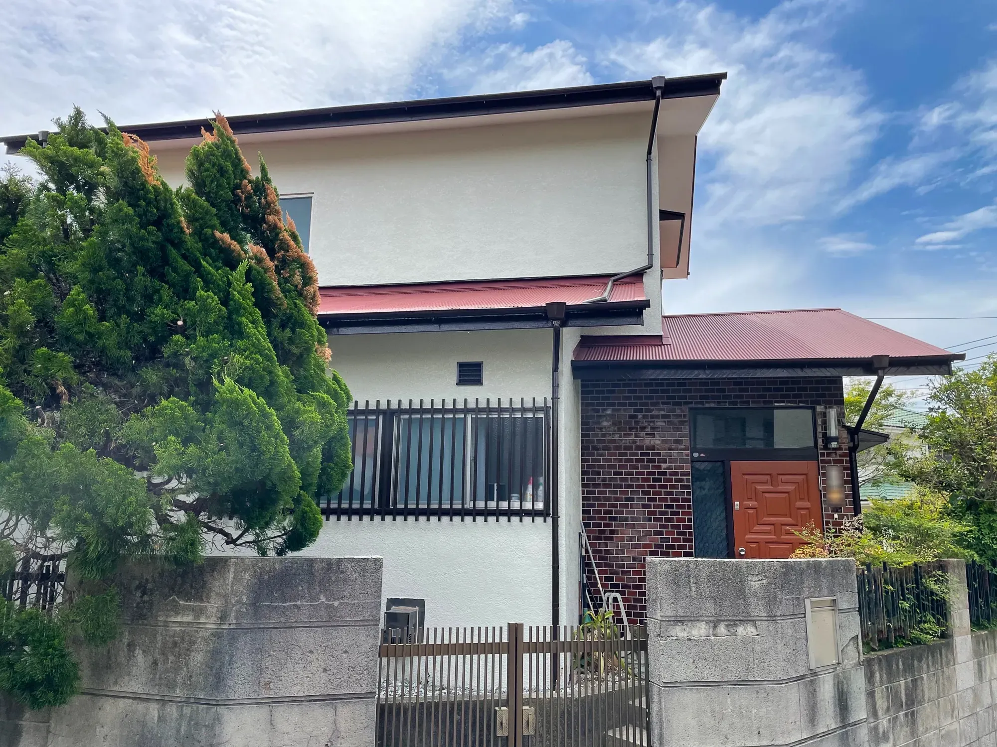 木工事で腐食部を直してから外壁塗装工事