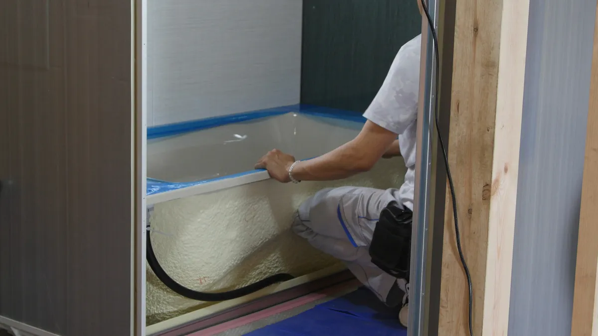 お風呂場作業の様子 - P1110311-2.jpg