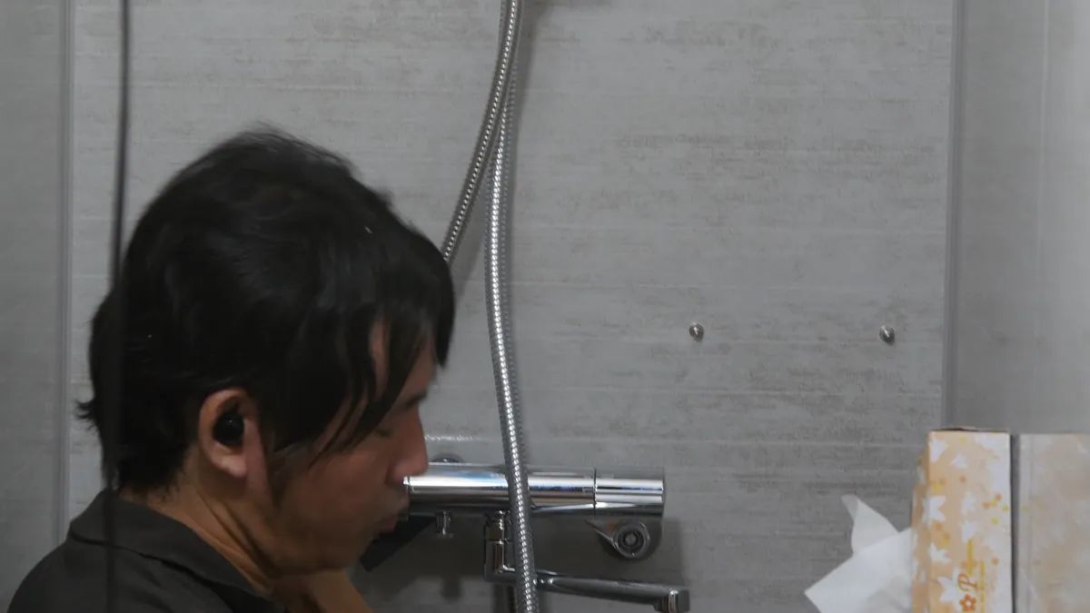 お風呂場作業の様子 - P1110312.jpg