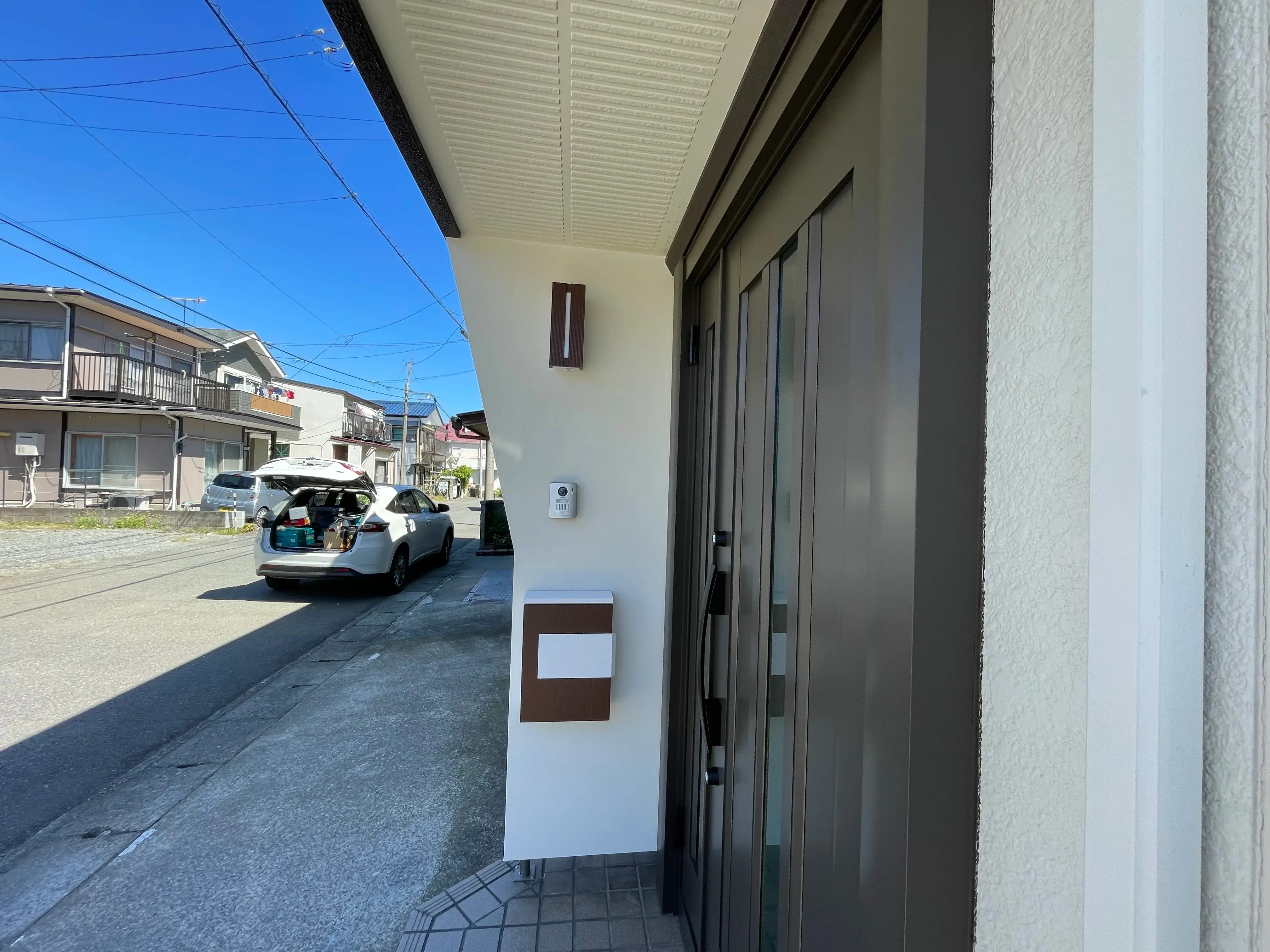 木製ドアをアルミ製ドアへ