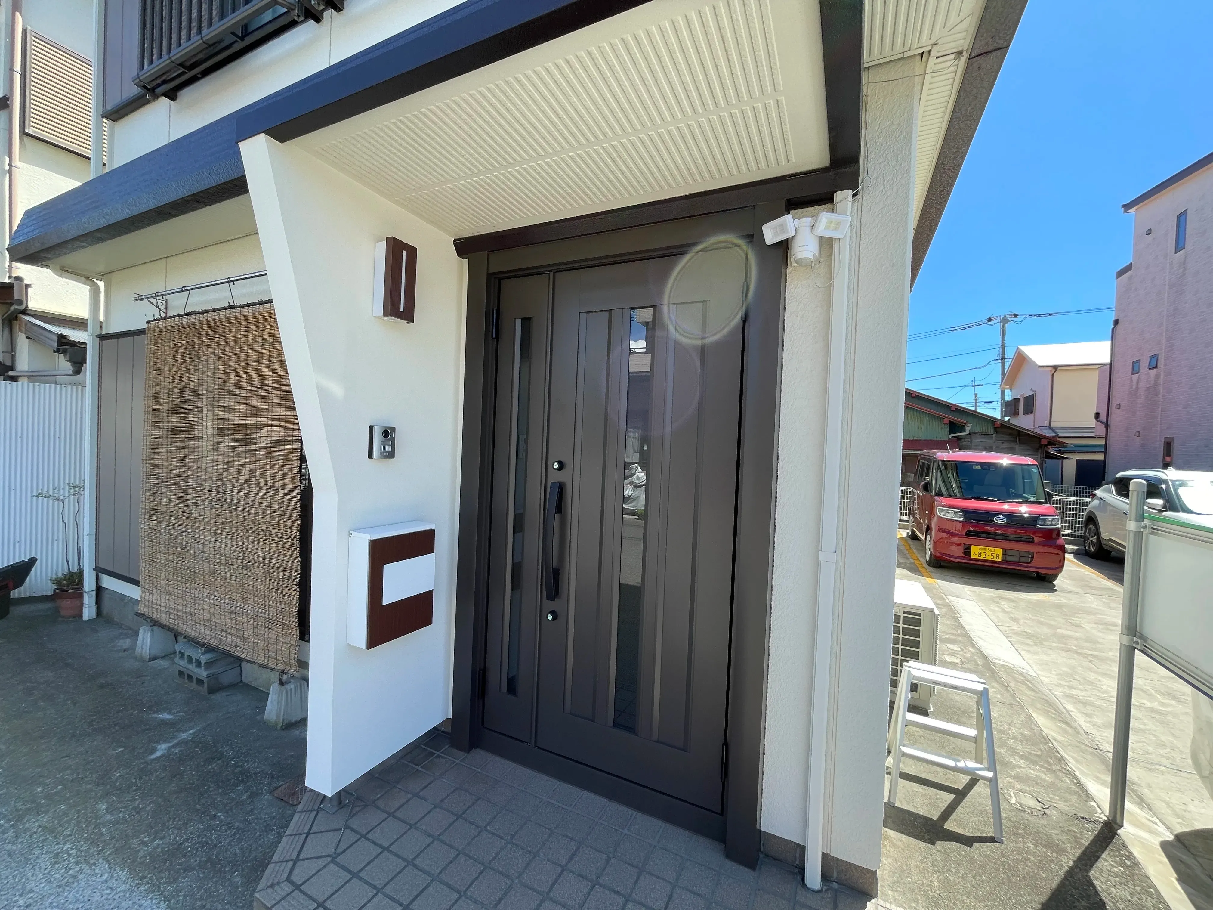 木製ドアをアルミ製ドアへ