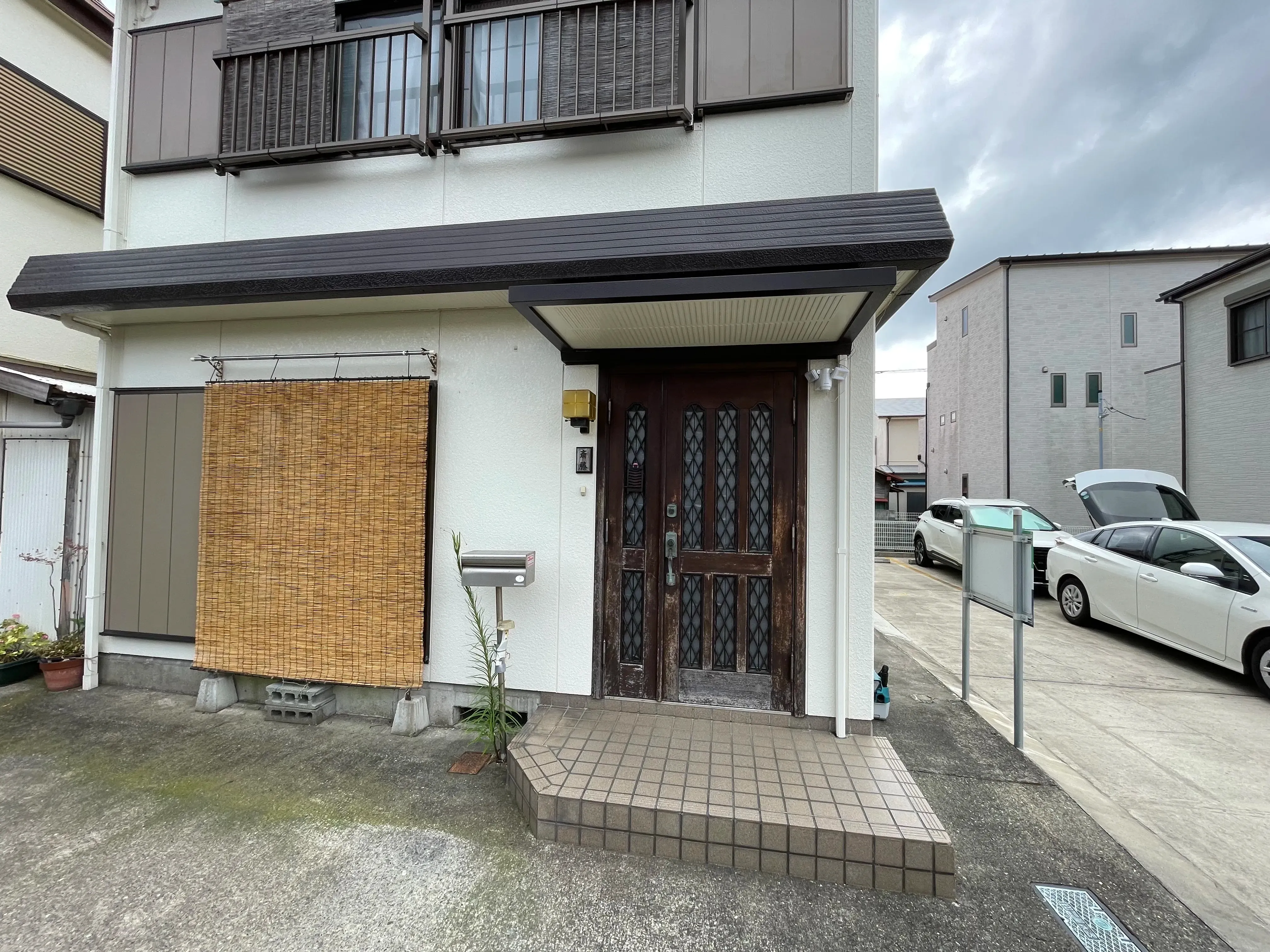木製ドアをアルミ製ドアへ